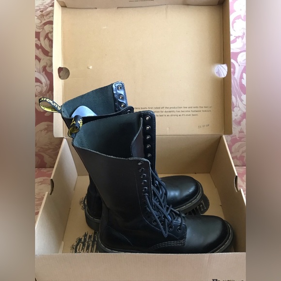 Doc Martens 1914 Boots 14 Eye - Picture 9 of 12